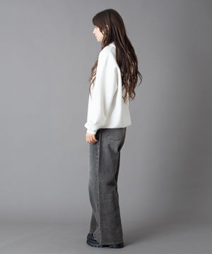 ホワイト モデル：163㎝　M着用