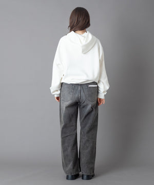 ホワイト モデル：163㎝　M着用