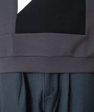 カラーパネルプルオーバー