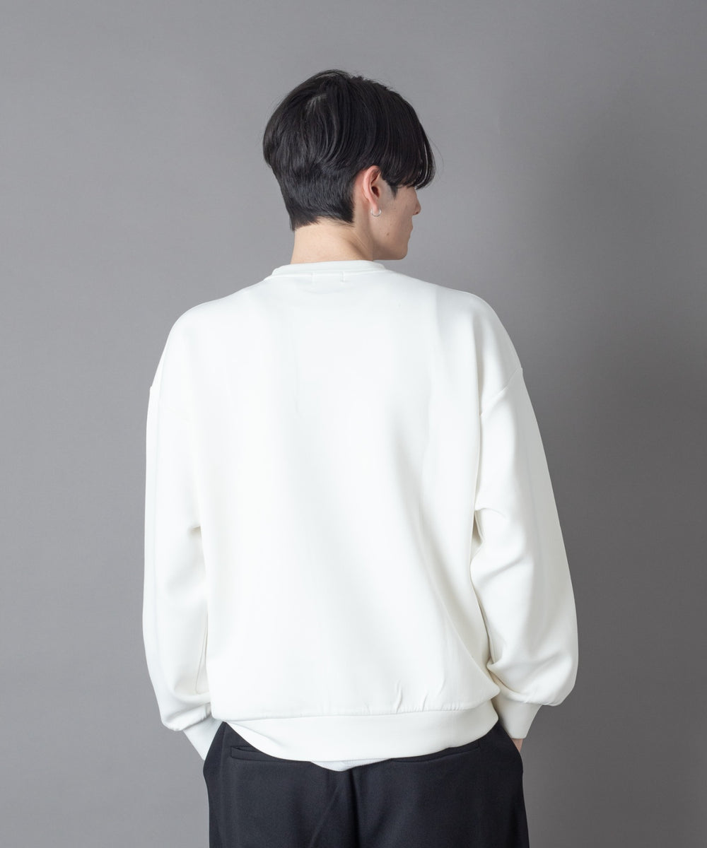 ホワイト モデル：180㎝　L着用