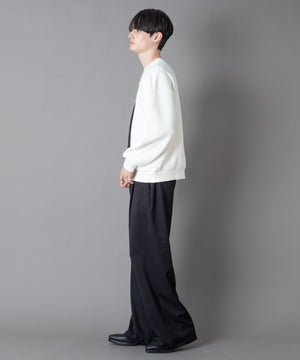 ホワイト モデル：180㎝　L着用