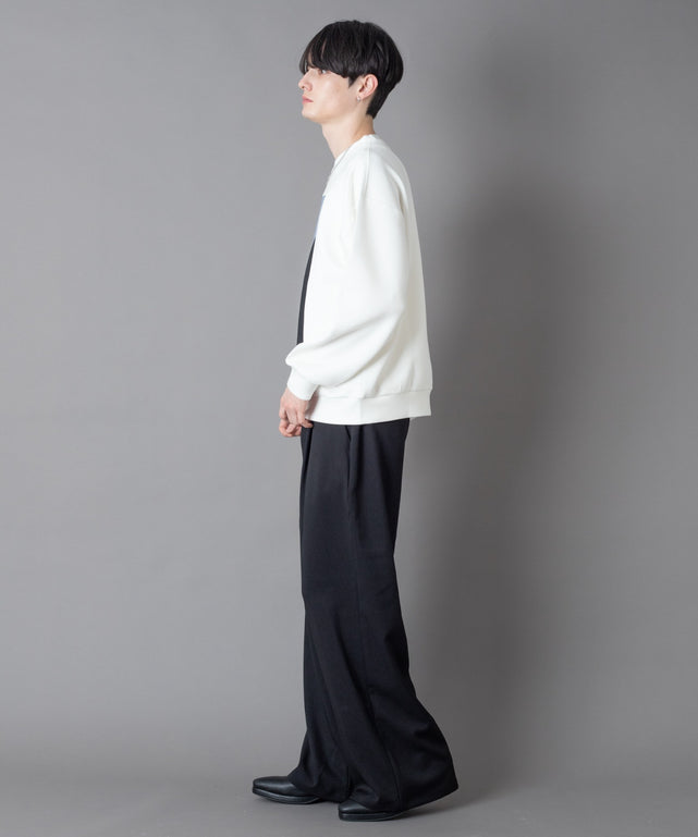 ホワイト モデル：180㎝　L着用
