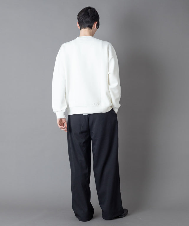 ホワイト モデル：180㎝　L着用