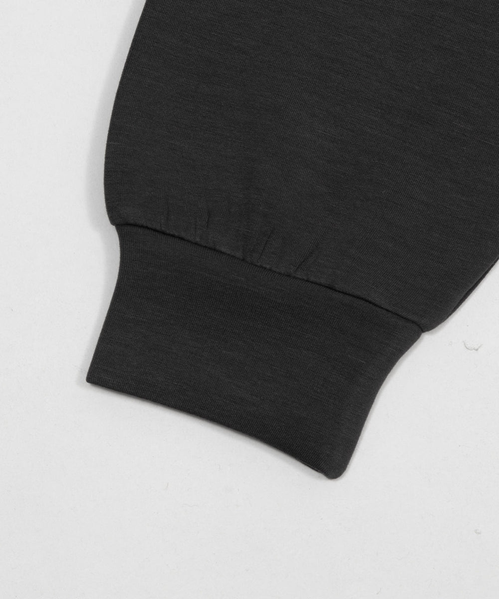 カラーパネルプルオーバー