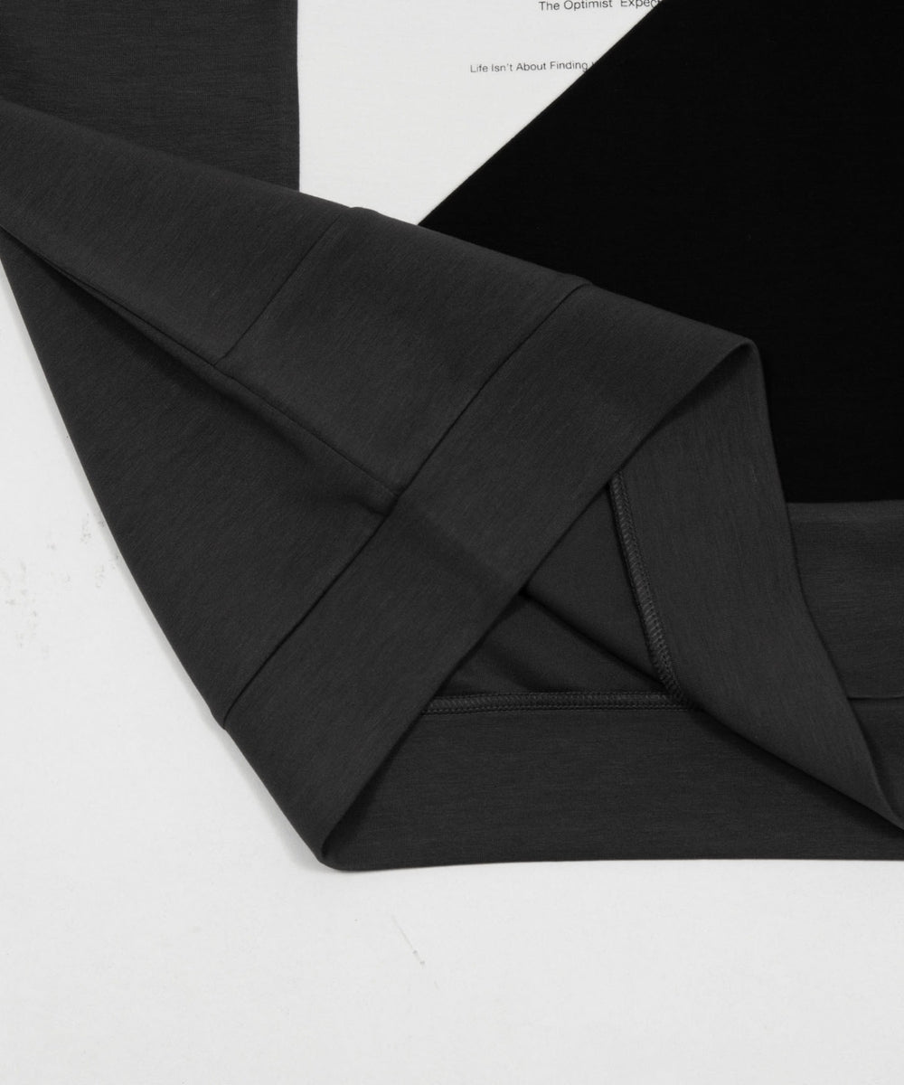 カラーパネルプルオーバー