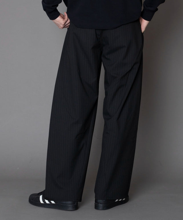 ﾌﾞﾗｯｸｽﾄﾗｲﾌﾟ モデル：180cm L着用