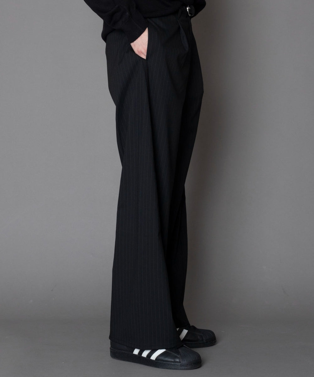 ﾌﾞﾗｯｸｽﾄﾗｲﾌﾟ モデル：180cm L着用