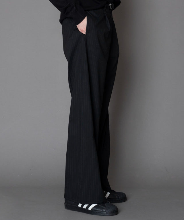 ﾌﾞﾗｯｸｽﾄﾗｲﾌﾟ モデル：180cm L着用