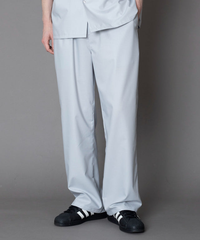 TRイージーストレートスラックス