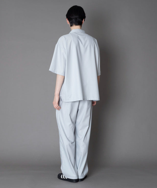 Lｸﾞﾚｰ モデル：180cm L着用