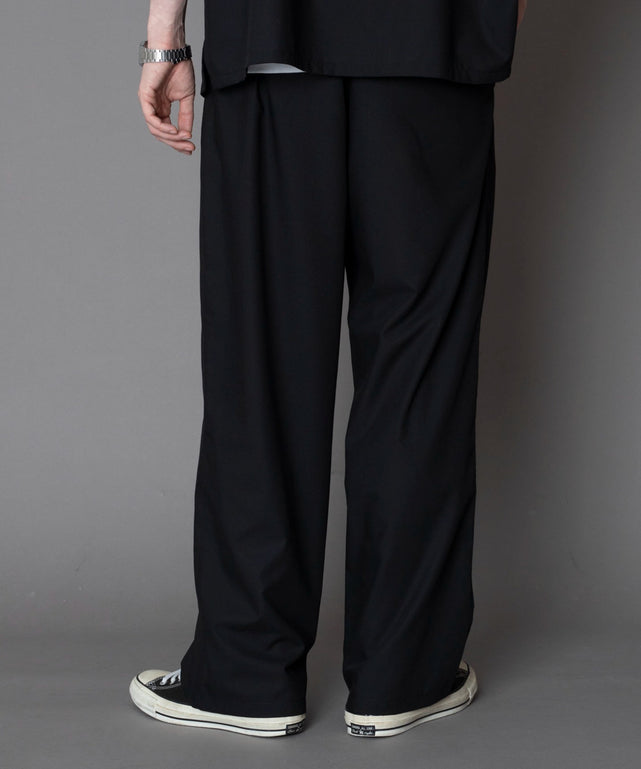 ﾌﾞﾗｯｸ モデル：180cm L着用