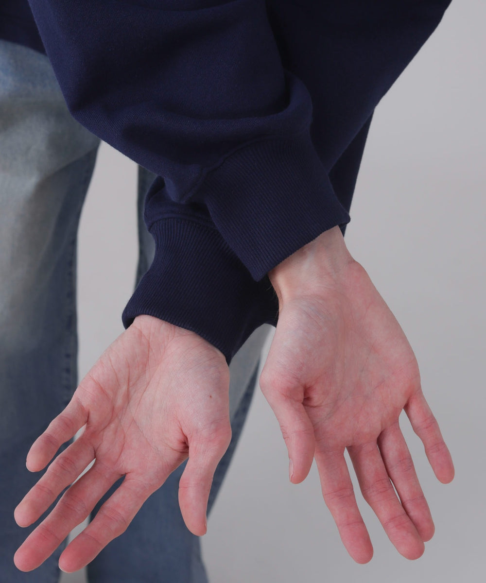 ショートドロストワンポイント刺繍プルオーバー