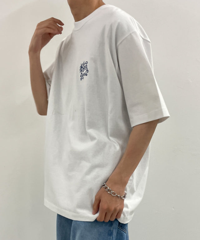 ホワイト モデル：175cm L着用