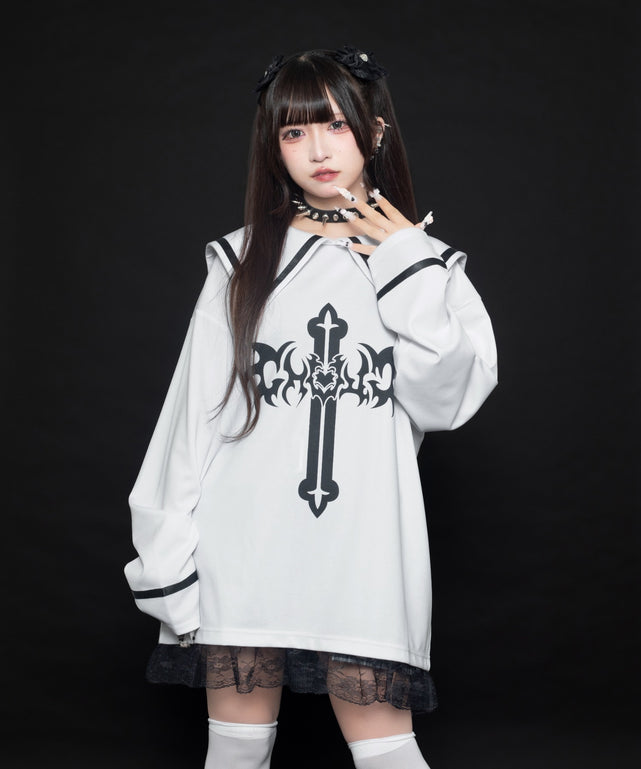 セーラーカラーロンT/ホワイト モデル:150cm F着用