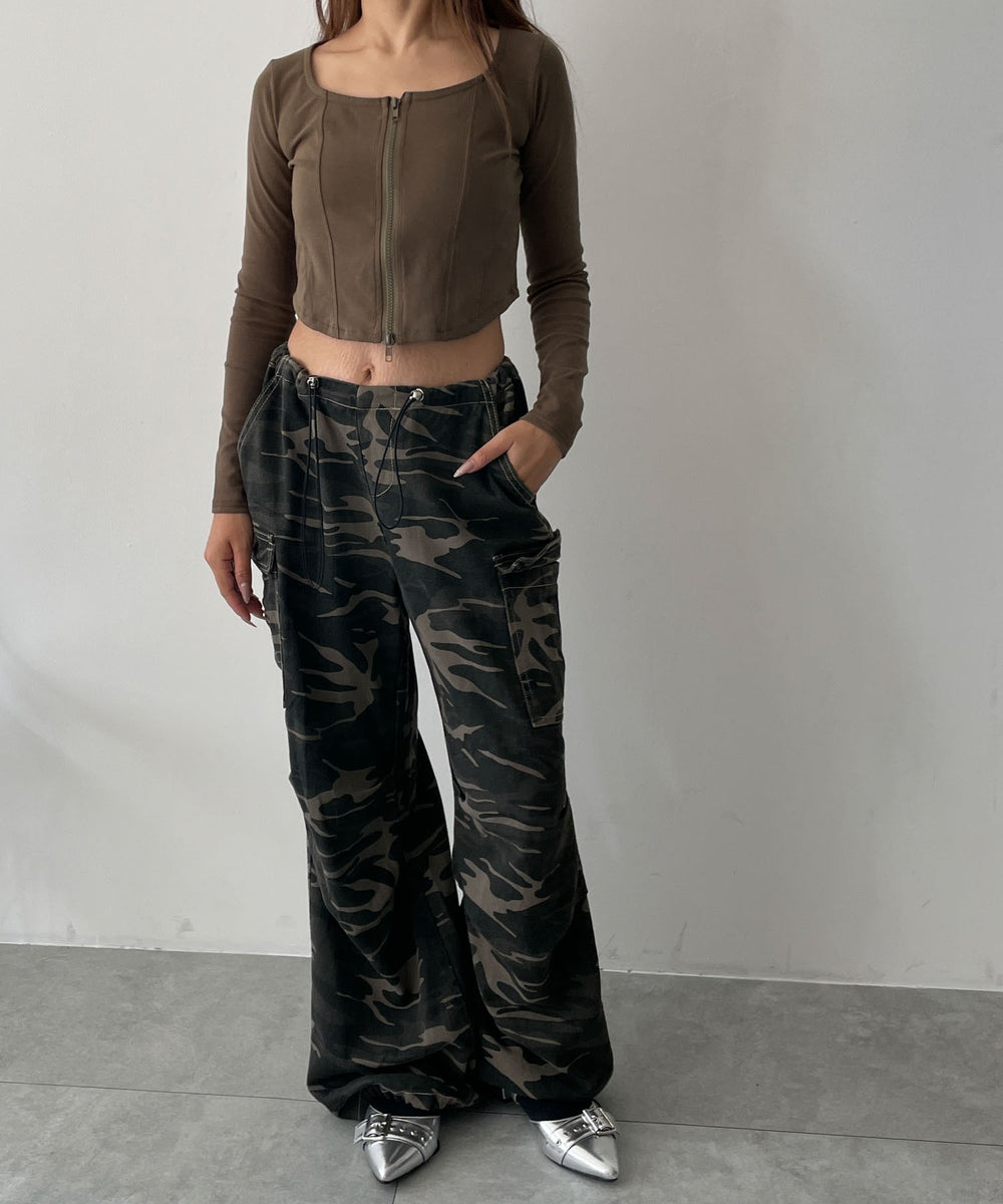 カーキ　モデル：155cm F着用