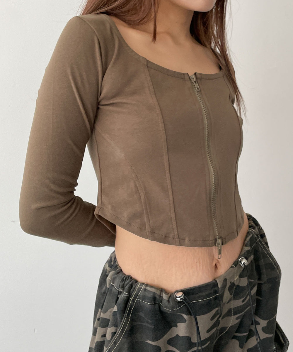 カーキ　モデル：155cm F着用