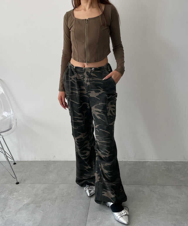 カーキ　モデル：155cm F着用