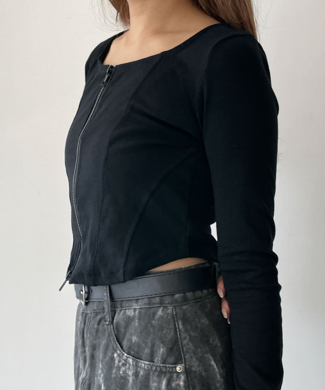 ブラック　モデル：155cm F着用