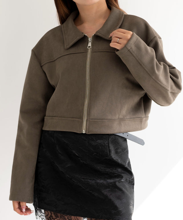 カーキ　モデル:155cm F着用