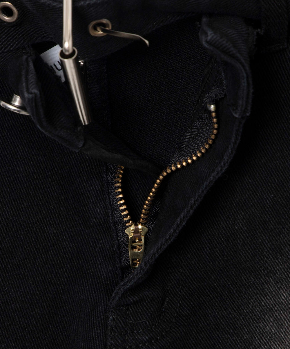 ベルト付きスタッズショートパンツ