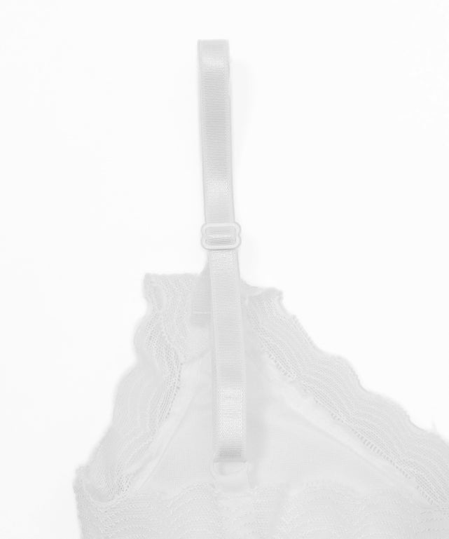 カップ付きシャーリングフリルキャミソール