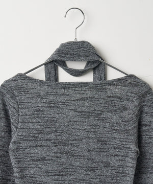 チョーカー付きスラブニットプルオーバー