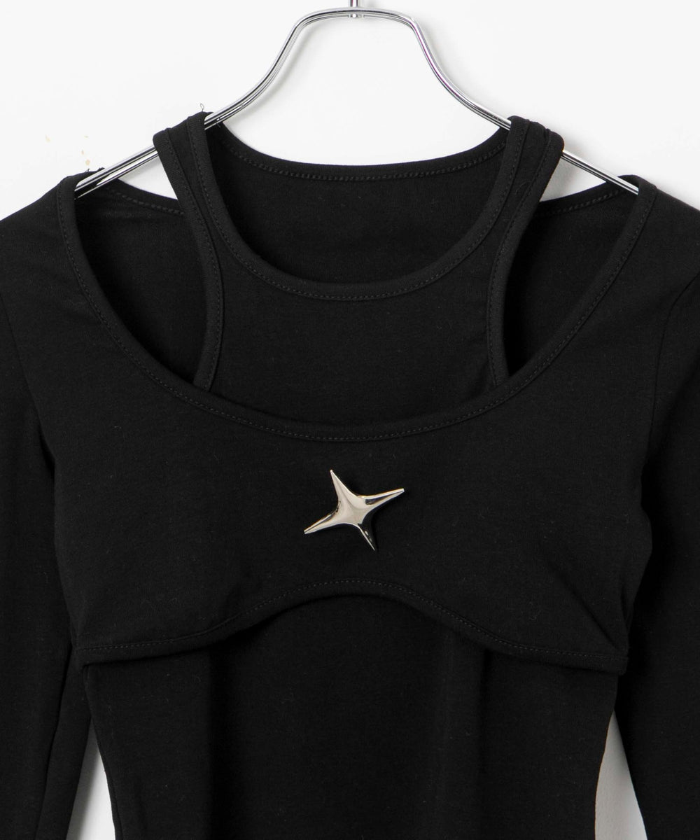 ブローチ付きレイヤードピチトップス