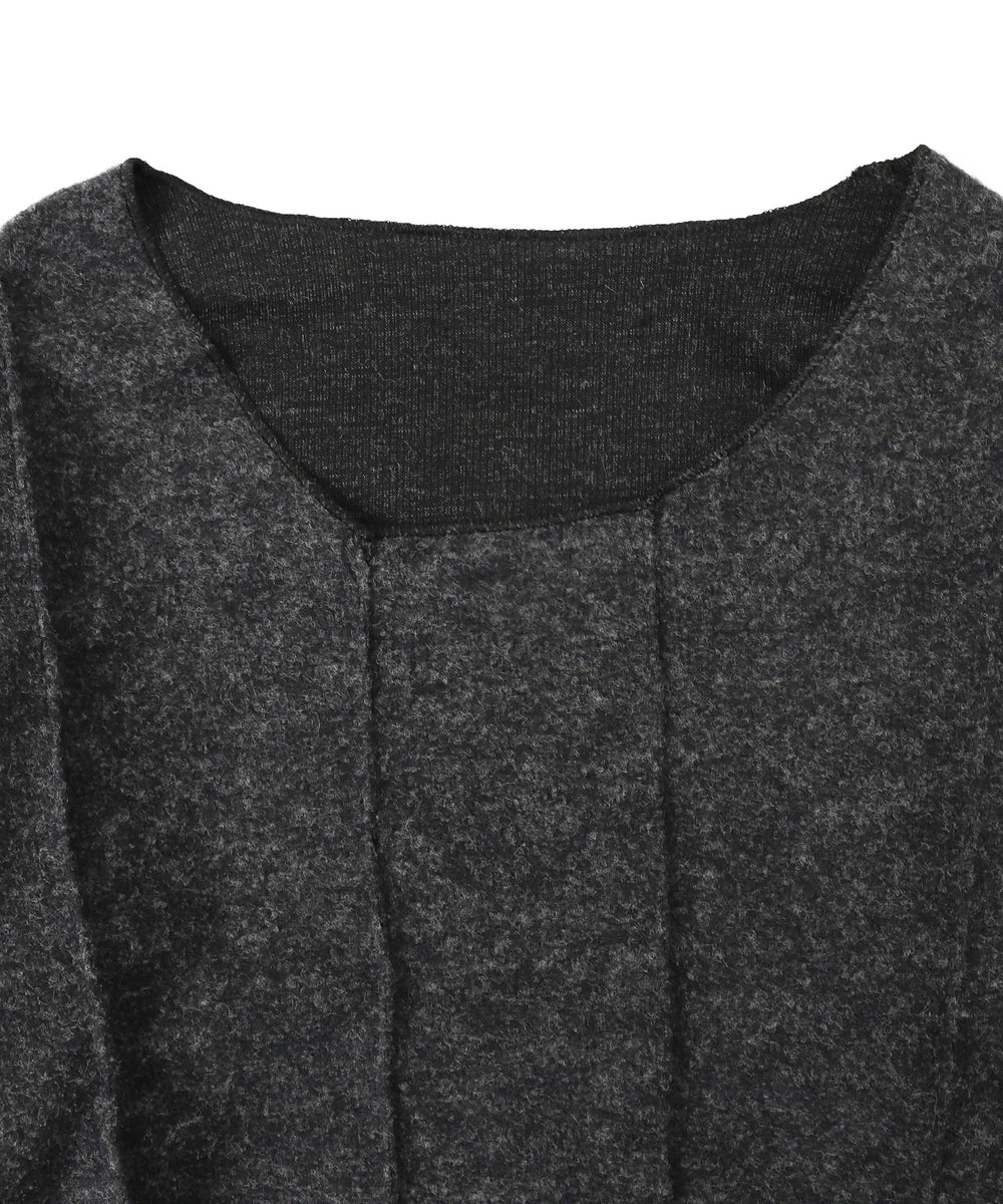 チョーカー付きカーブヘムトップ