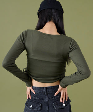 カーキ モデル：160cm F着用