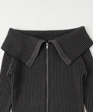 オフショルダブルジップニット