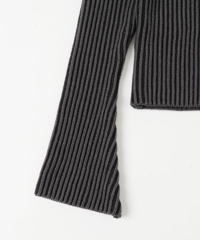 オフショルダブルジップニット