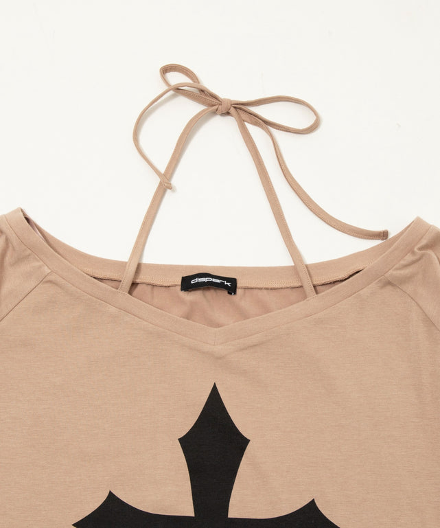 オフショルダークロスロゴトップ