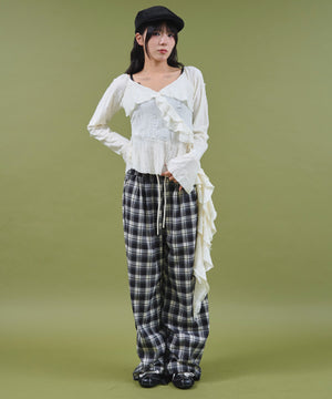 ホワイトアイボリー モデル：160cm F着用