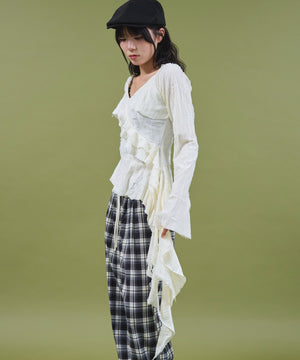 ホワイトアイボリー モデル：160cm F着用