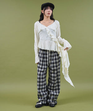 ホワイトアイボリー モデル：160cm F着用