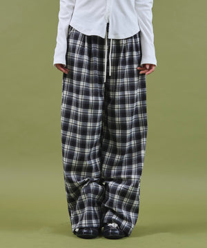 ブラック モデル：160cm F着用