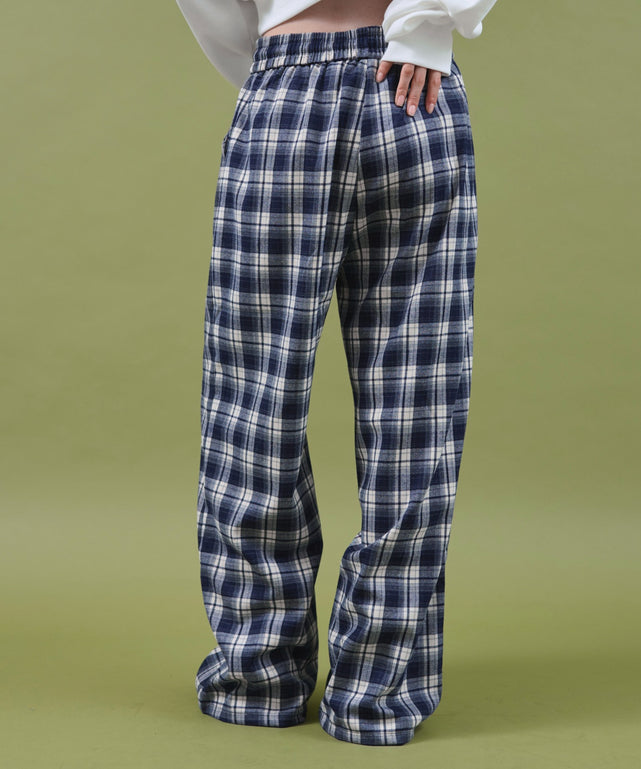 ネイビー モデル：160cm F着用