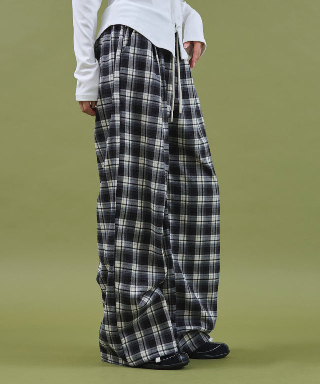 ブラック モデル：160cm F着用