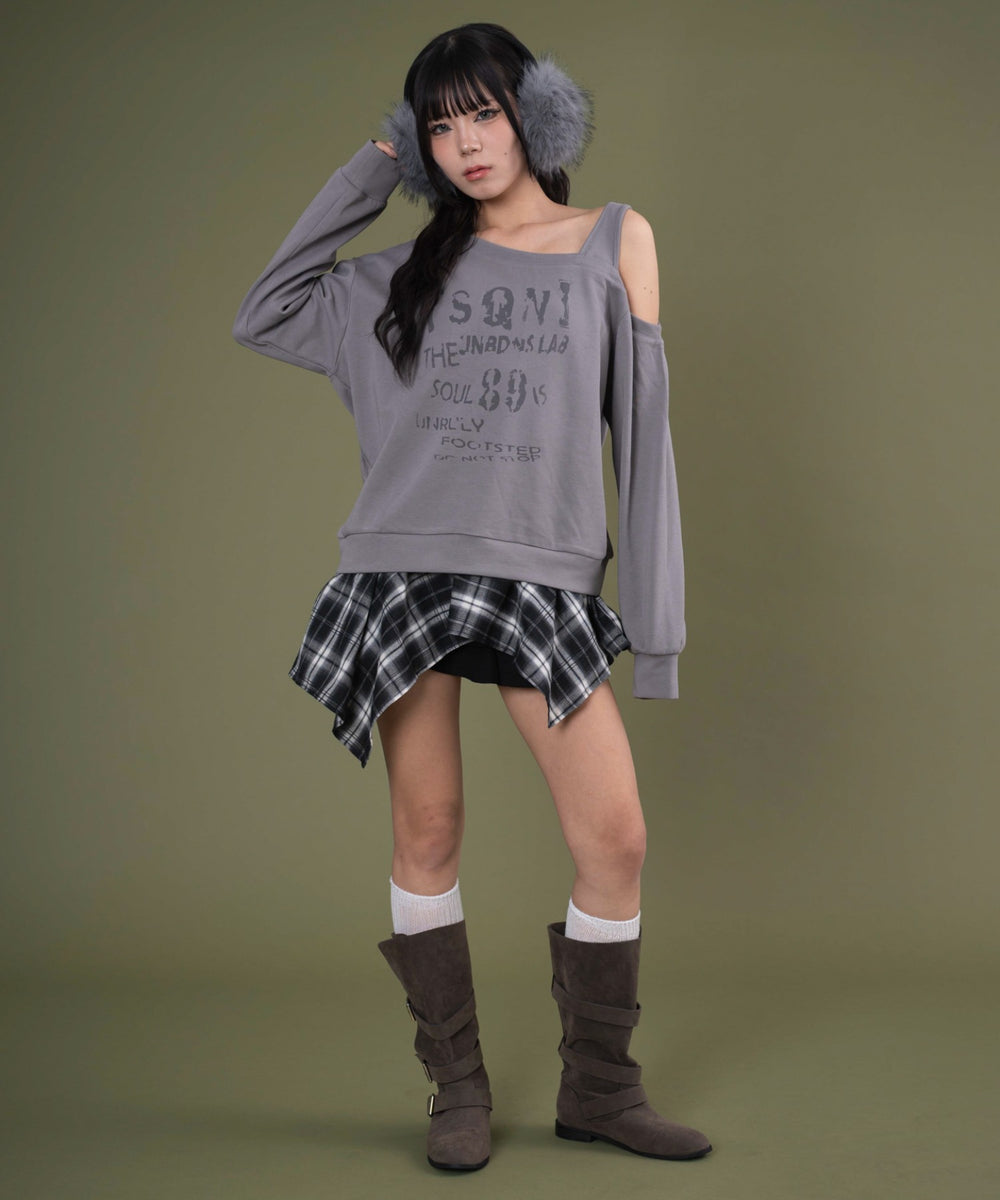 ベージュ モデル：160cm F着用