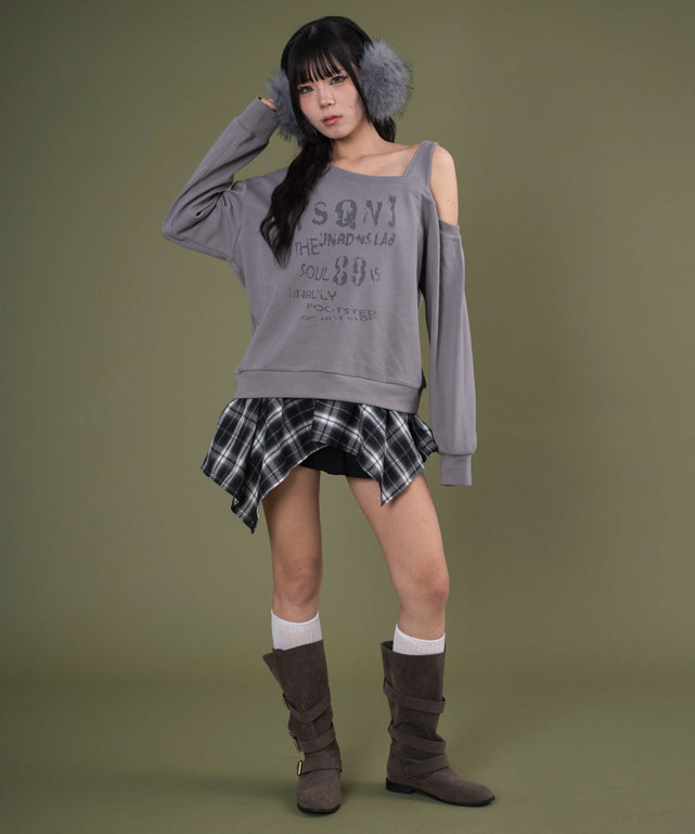 ベージュ モデル：160cm F着用