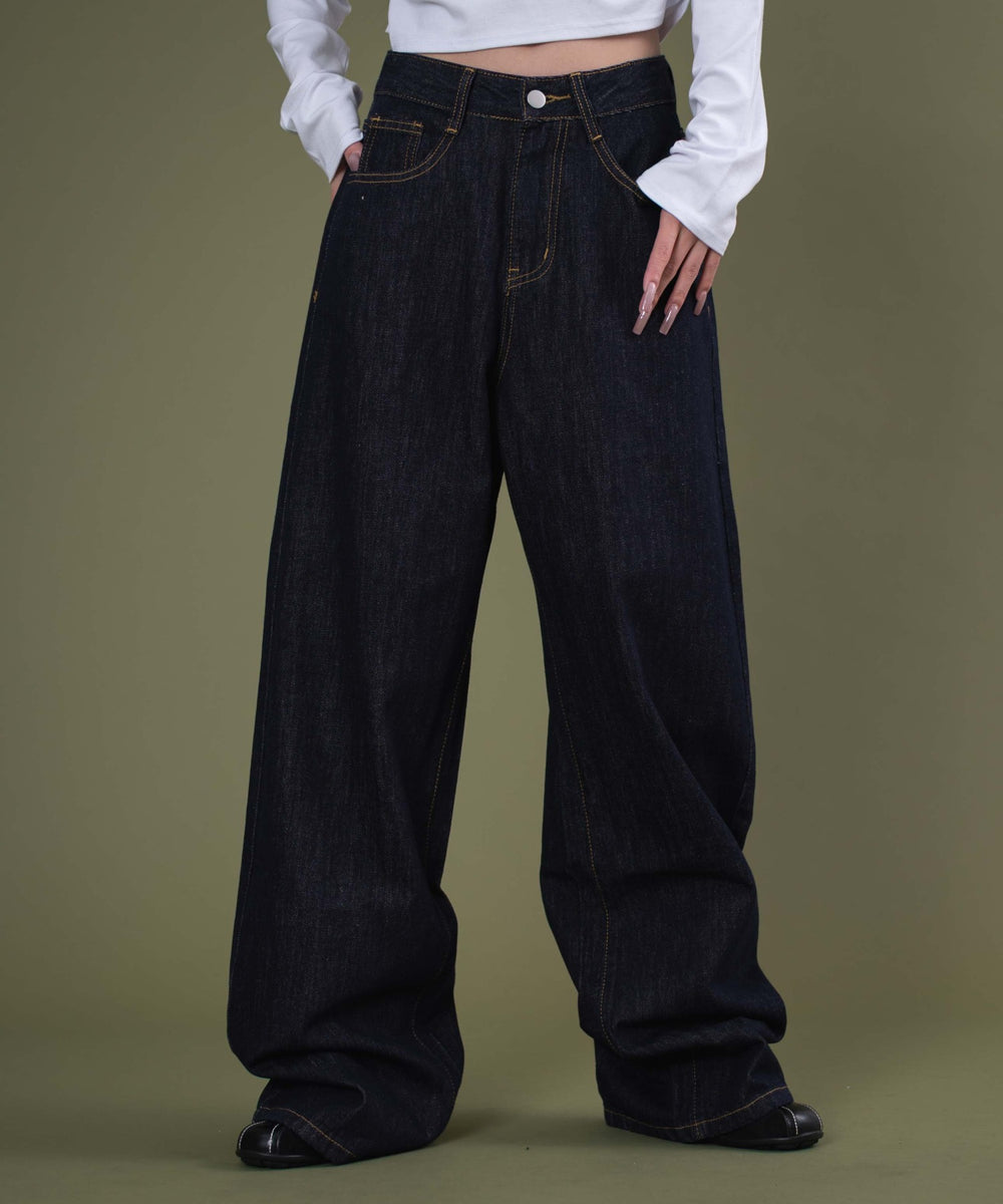 デニムインディゴ モデル：163cm S着用