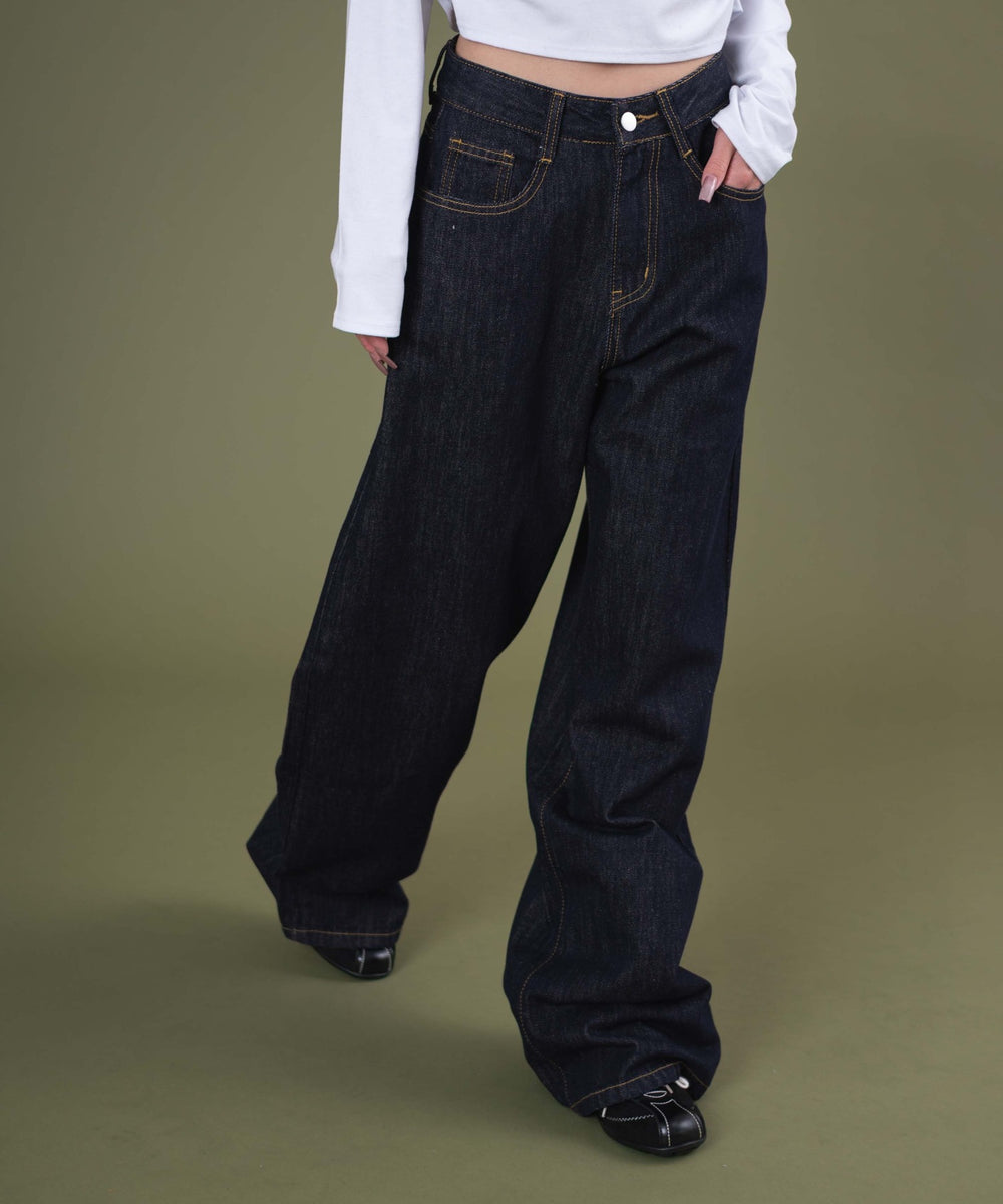 デニムインディゴ モデル：163cm S着用