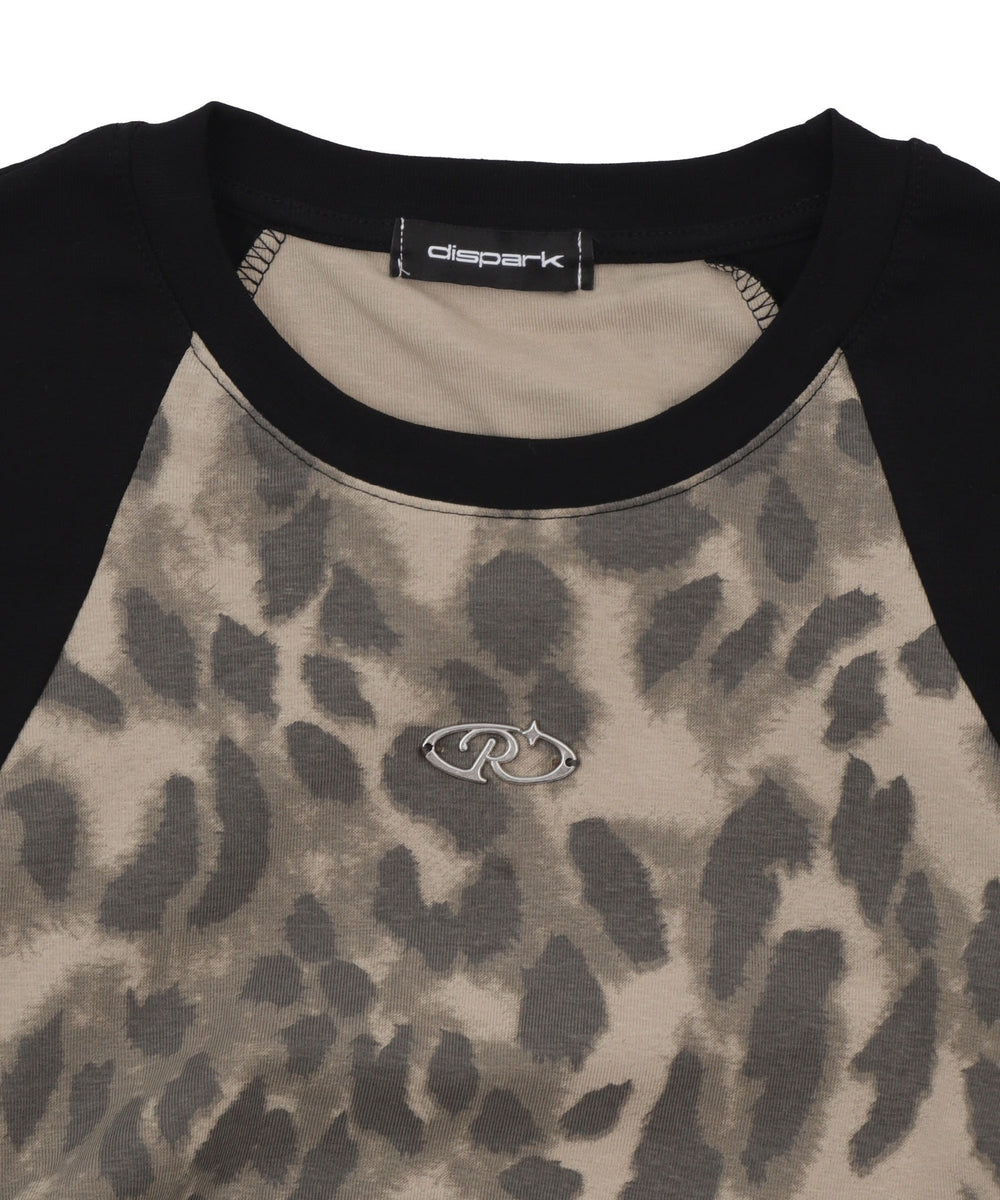 ブローチ付きサイドギャザーレオパードトップ