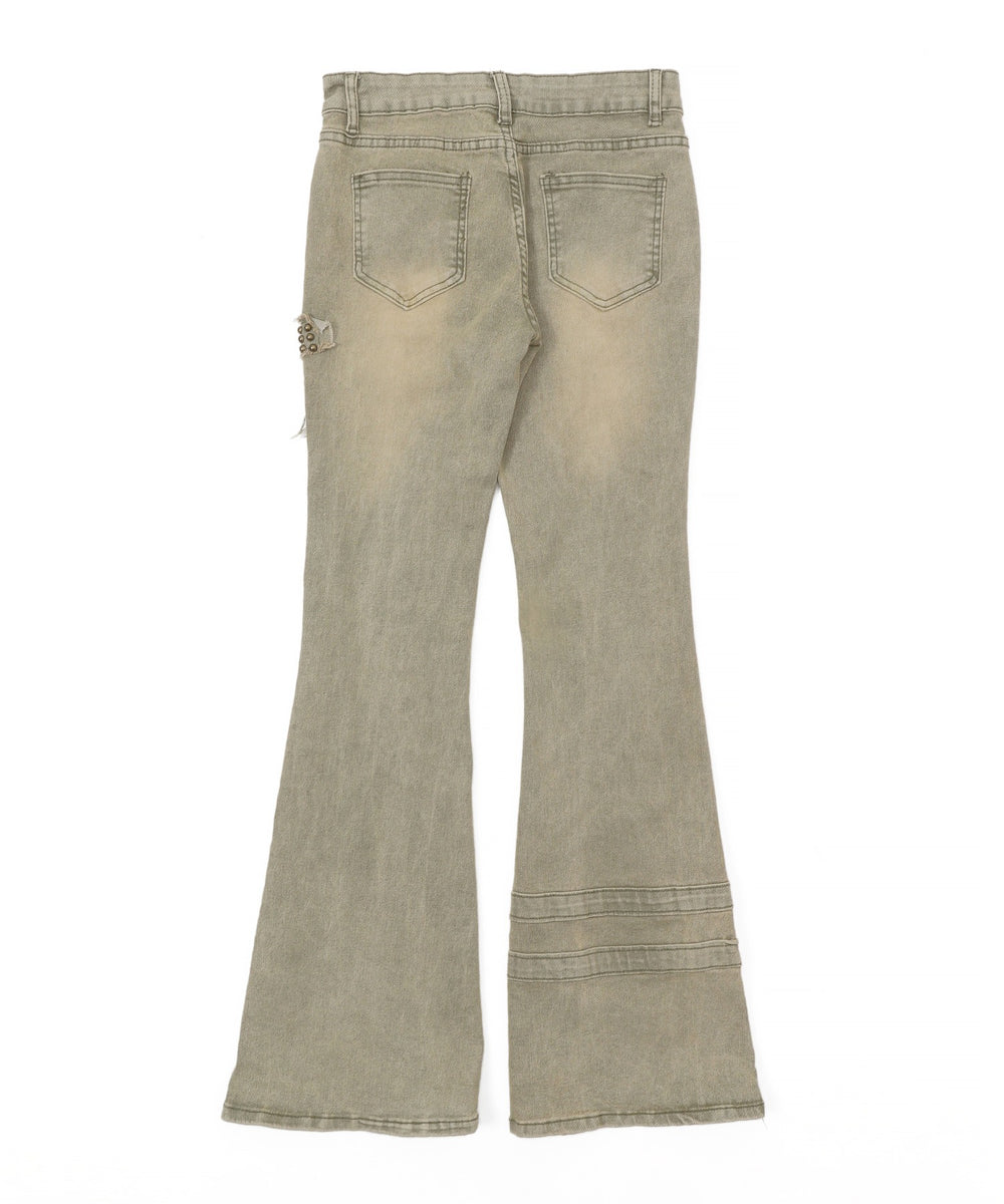 クロススタッズフレアデニムパンツ