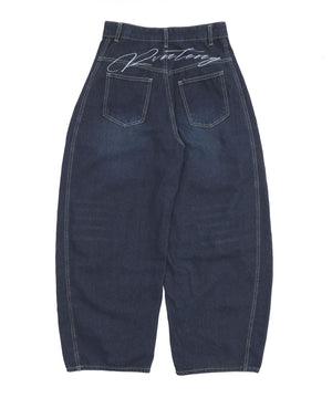 バックロゴ刺繍デニム