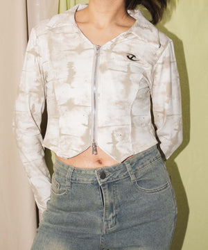 ベージュ　モデル:155cm　F着用