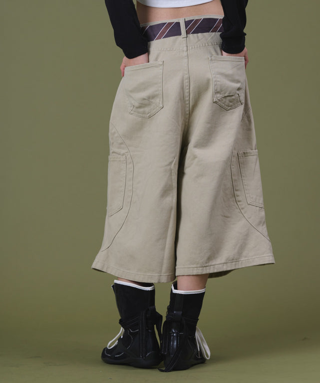 ベージュ モデル：160cm S着用