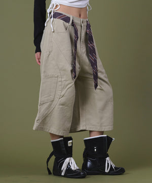 ベージュ モデル：160cm S着用