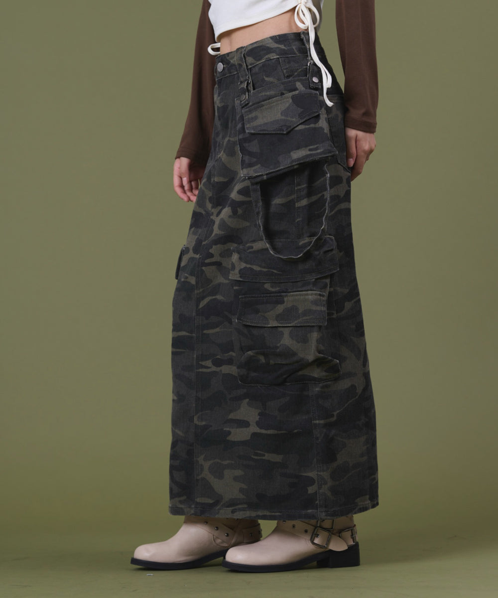 カーキ モデル：160cm S着用