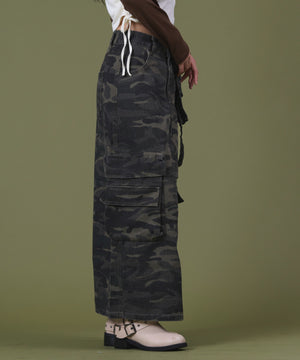 カーキ モデル：160cm S着用